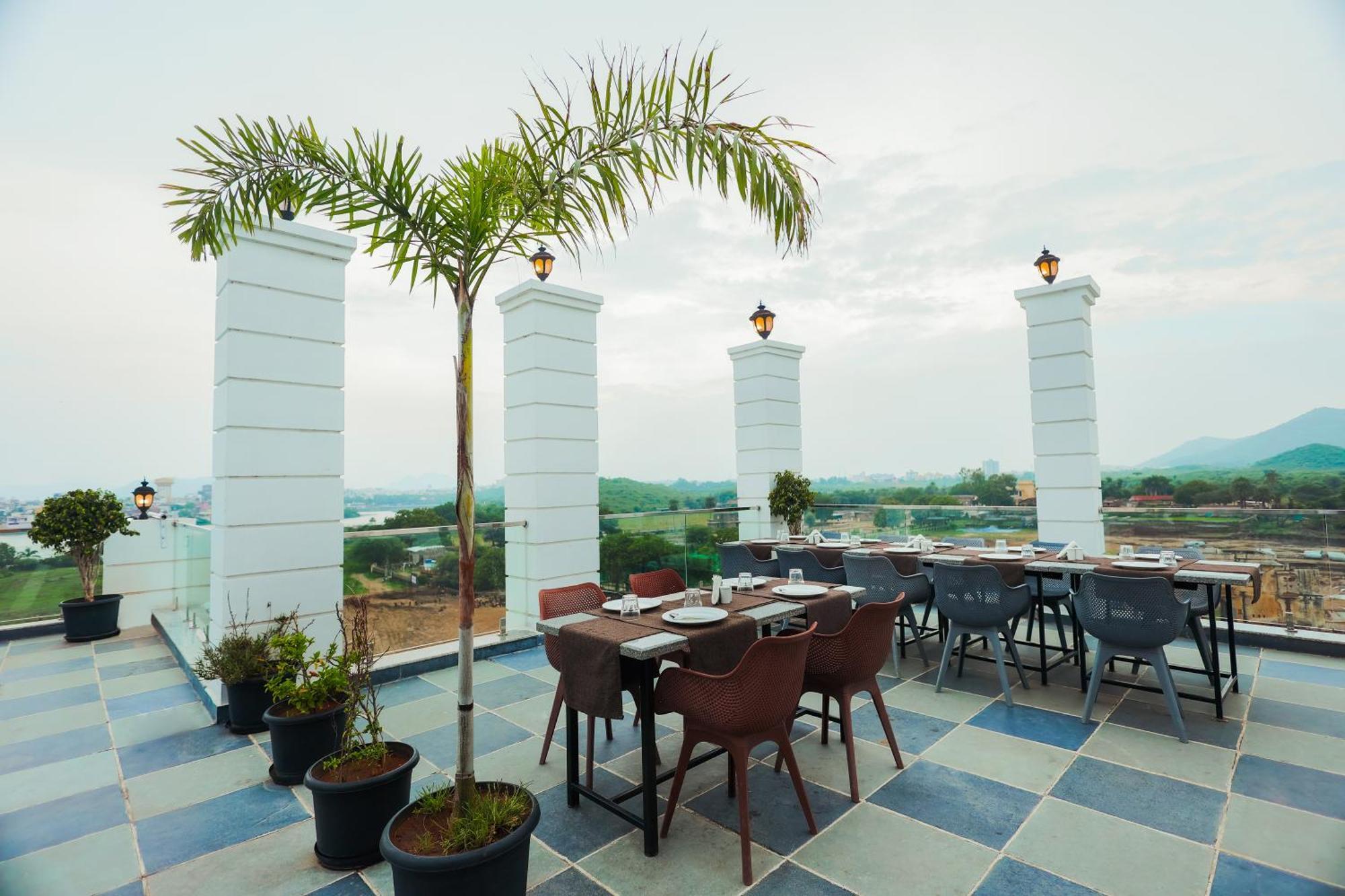 Revaas Lake View Boutique Stay Udaipur Eksteriør bilde
